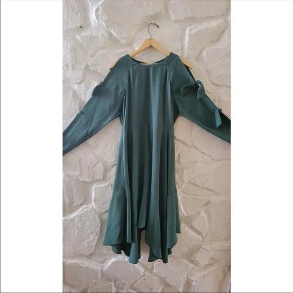 Bcbgmaxazria Cicely Satin Green Slit Sleeve Dress 0 - Picture 1 of 5